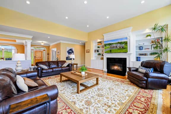 6504 Harbour Point (Lakefront Serenity)