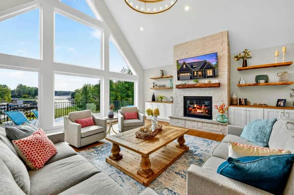 915 Lake Forest (Blueberry Bay)