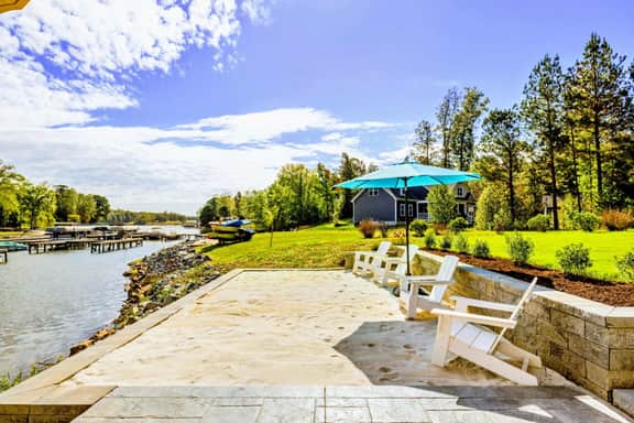 915 Lake Forest (Blueberry Bay)
