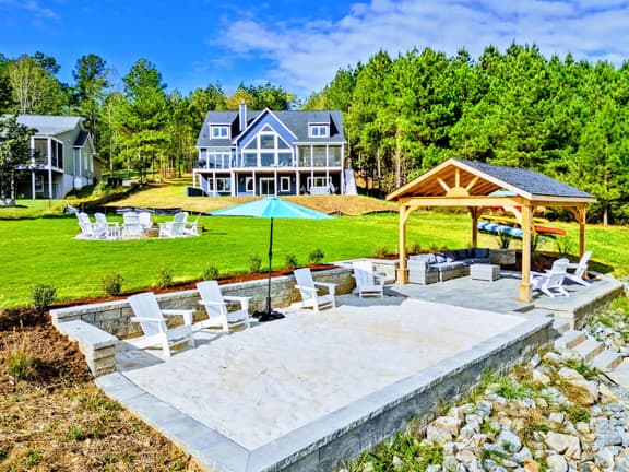915 Lake Forest (Blueberry Bay)