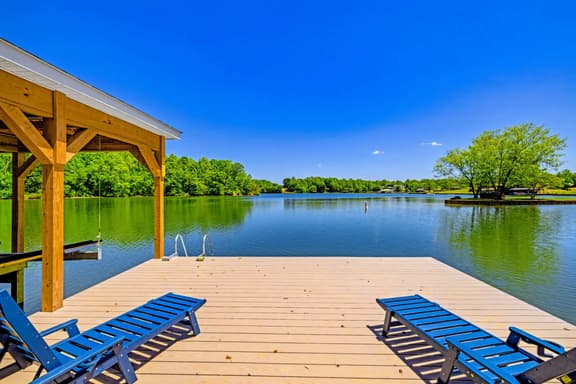 305 Compass Cove (House of Memories)